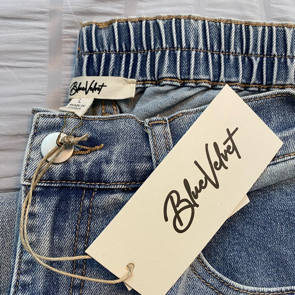 Blue Velvet Light Denim Star Mineral Washed Wide Leg Jeans Size Large (10/12) - Picture 14 of 16